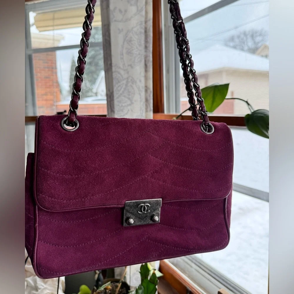 Chanel Fuchsia Suede Chain Shoulder Bag - Picture 2 of 11